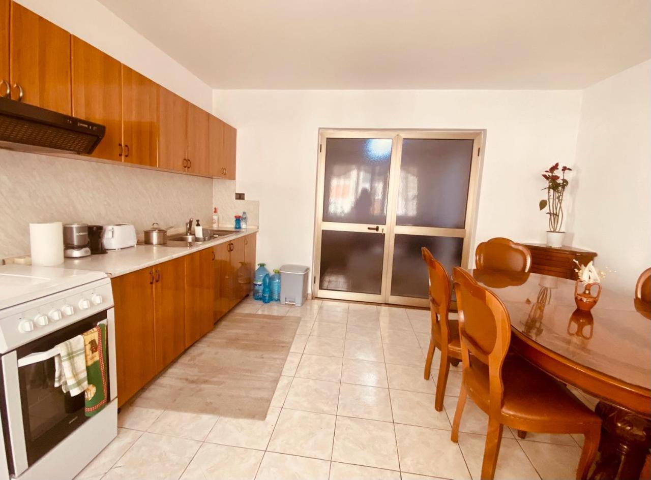 Apartment Tirana Bagian luar foto